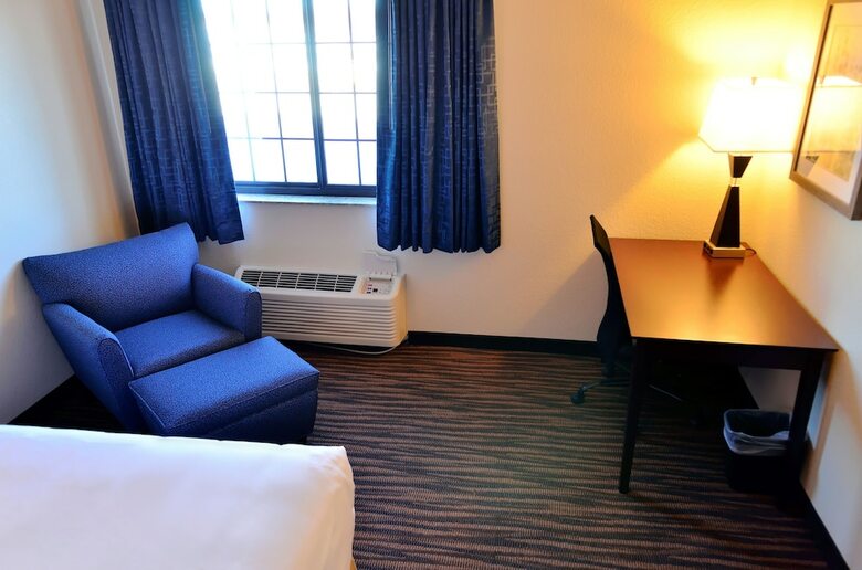 Hotel Cobblestone Inn & Suites - Holstein