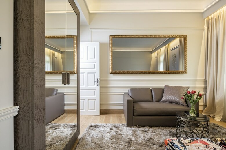3sixty Hotel & Suites