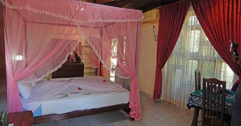 Hotel Rico Shadow Guest House
