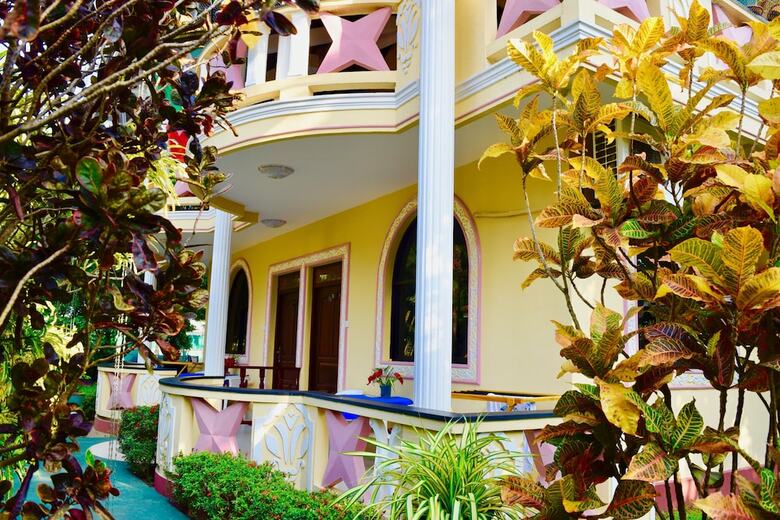 Hotel Rico Shadow Guest House