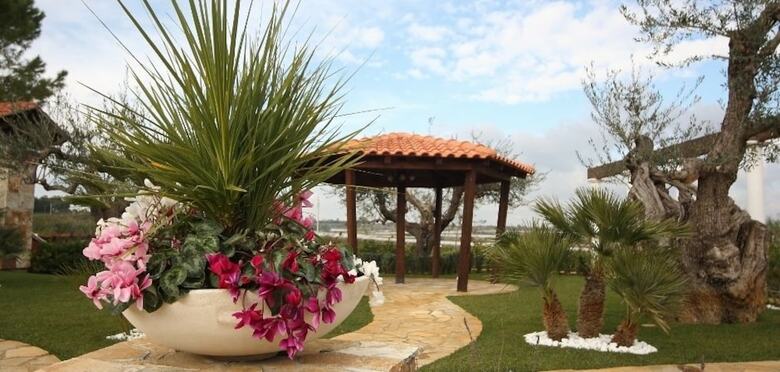 La Maison Rouge Resort