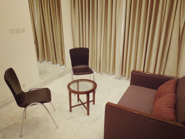 Hotel Stately Suites NH 8