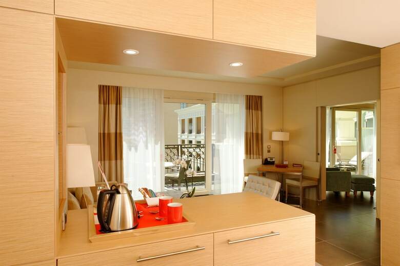 Monte-carlo Bay Hotel & Resort