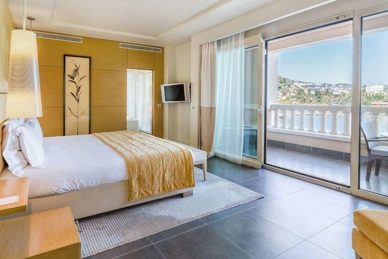 Monte-carlo Bay Hotel & Resort