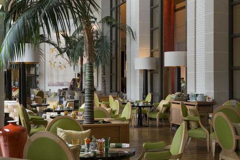 Monte-carlo Bay Hotel & Resort
