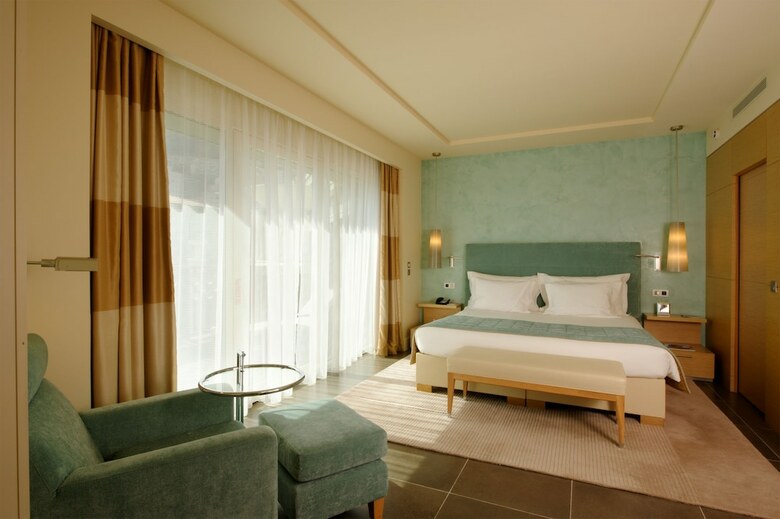 Monte-carlo Bay Hotel & Resort