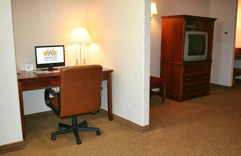 Hotel Arbor Inn And Suites