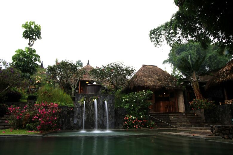 Hotel Kampung Sampireun Resort & Spa