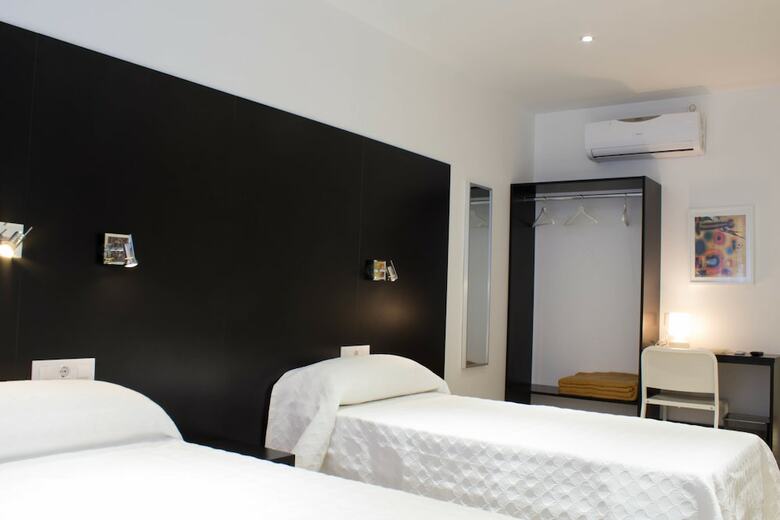 Hostal Nova