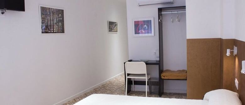 Hostal Nova