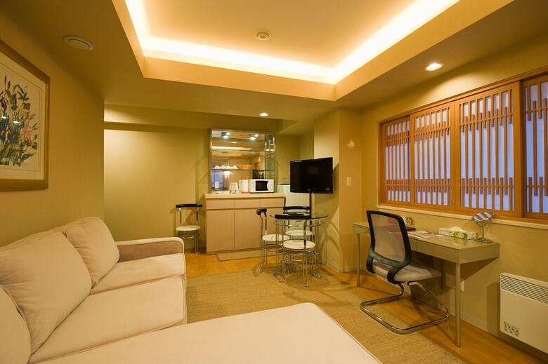 M Hotel
