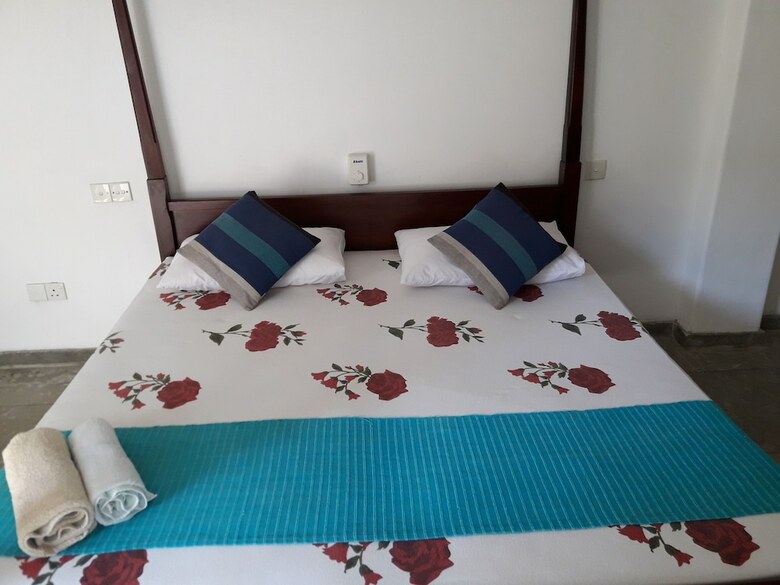 Hotel Sea Front Hikkaduwa
