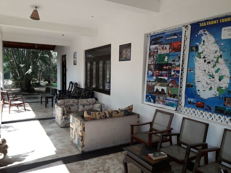 Hotel Sea Front Hikkaduwa