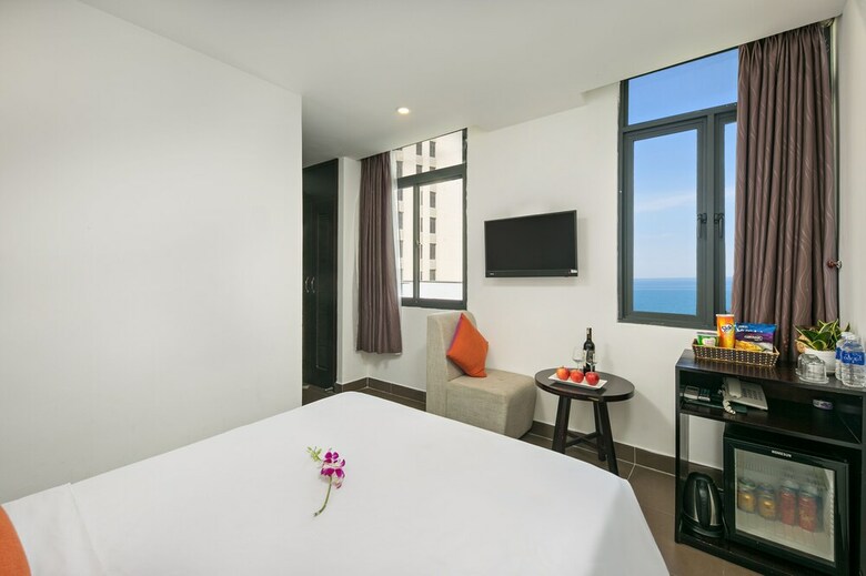 Emily Hotel & Apartments