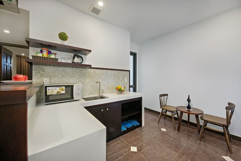 Emily Hotel & Apartments