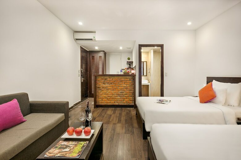 Emily Hotel & Apartments