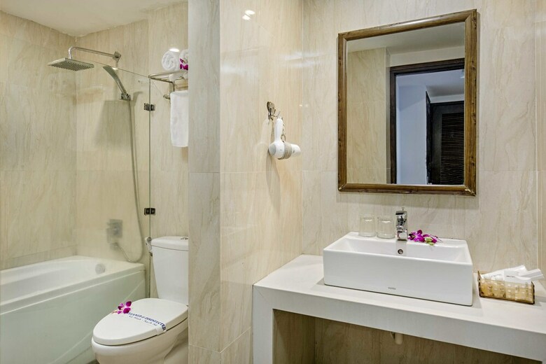 Emily Hotel & Apartments