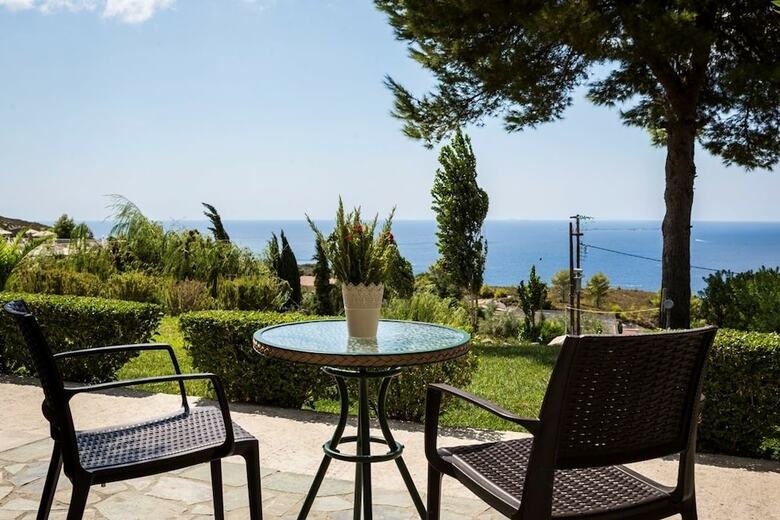 Apartamentos Dionysos Village Resort
