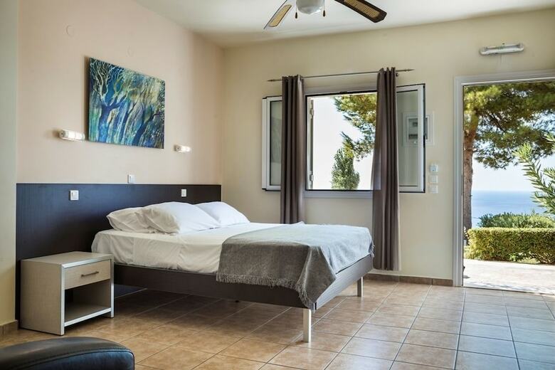 Apartamentos Dionysos Village Resort