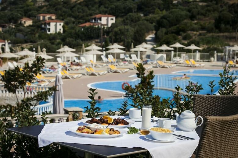 Apartamentos Dionysos Village Resort