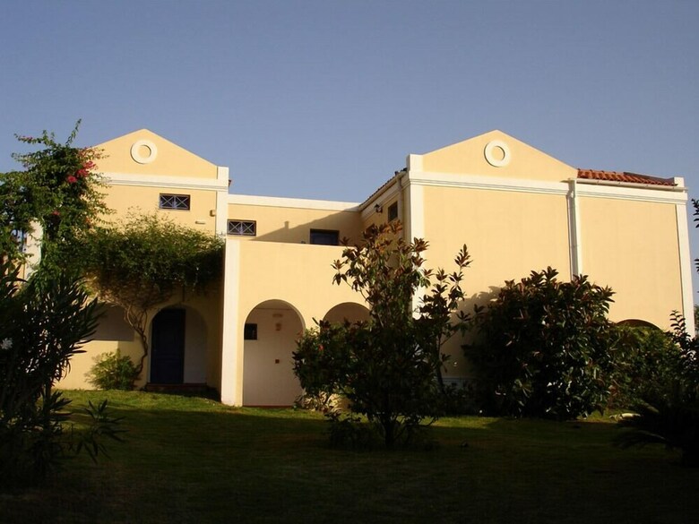 Mounda Beach Hotel