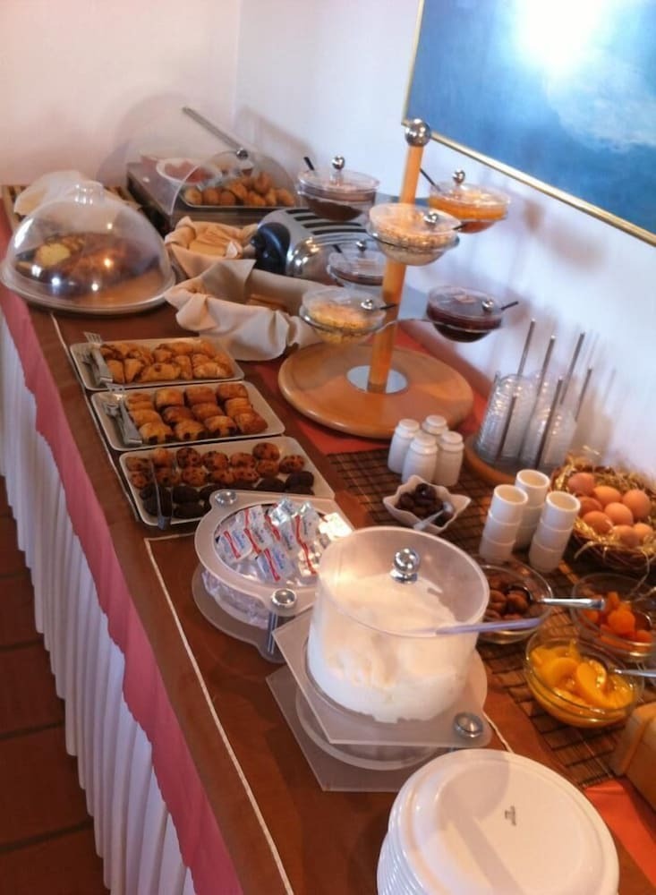 Mounda Beach Hotel