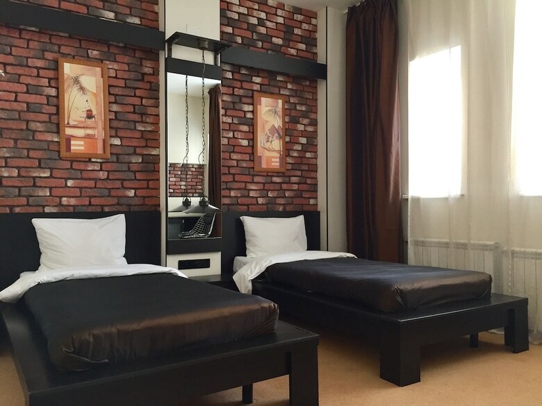 Lomonosov Hotel