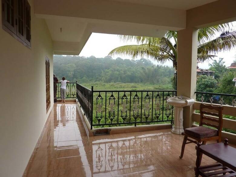 Hotel Jungle Palace Homestay