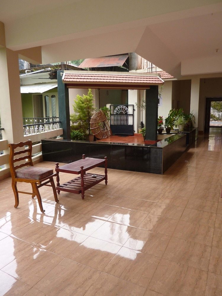 Hotel Jungle Palace Homestay