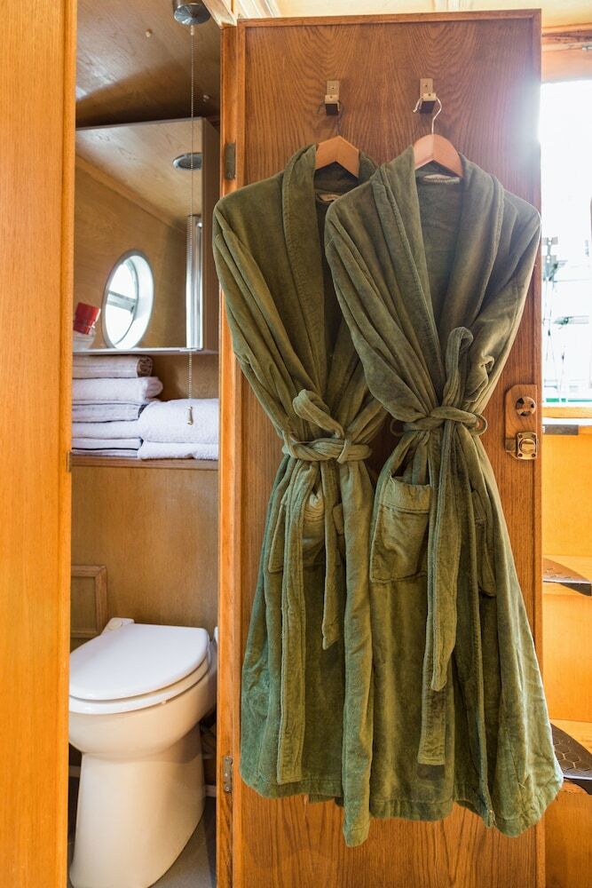 Apartamentos The Four Sisters Boatel