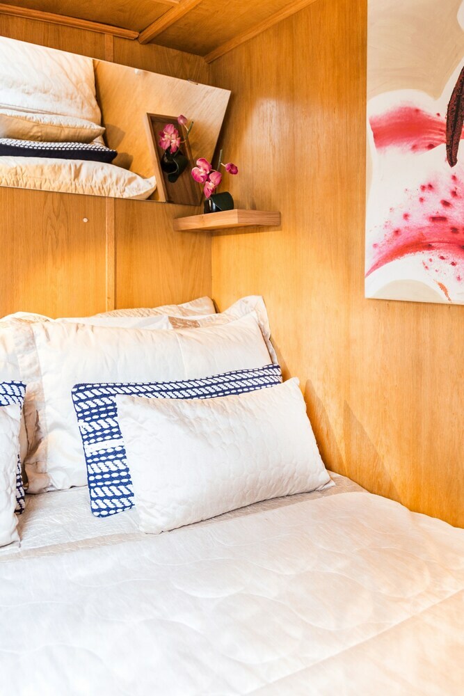 Apartamentos The Four Sisters Boatel