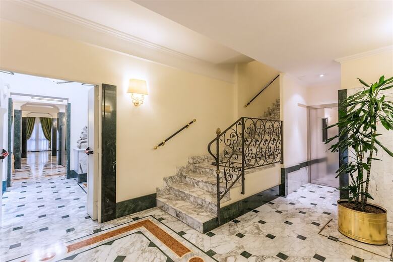 Raeli Hotel Regio