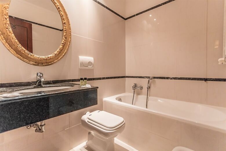 Raeli Hotel Regio