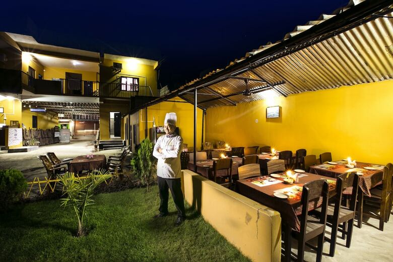 Sauraha Nana Hotel