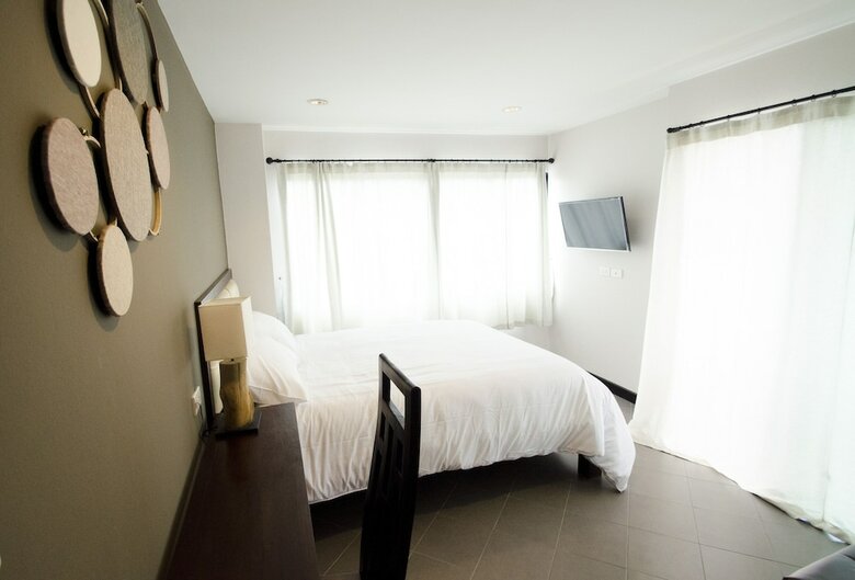 Hostal Sabai Hotel And Hostel