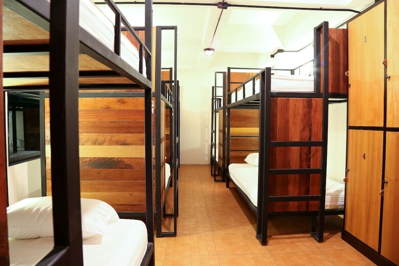 Hostal Sabai Hotel And Hostel