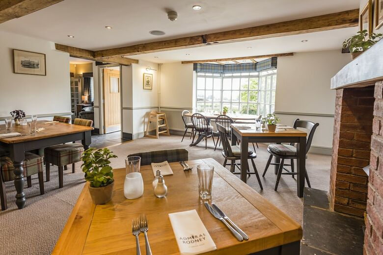 Hotel The Admiral Rodney