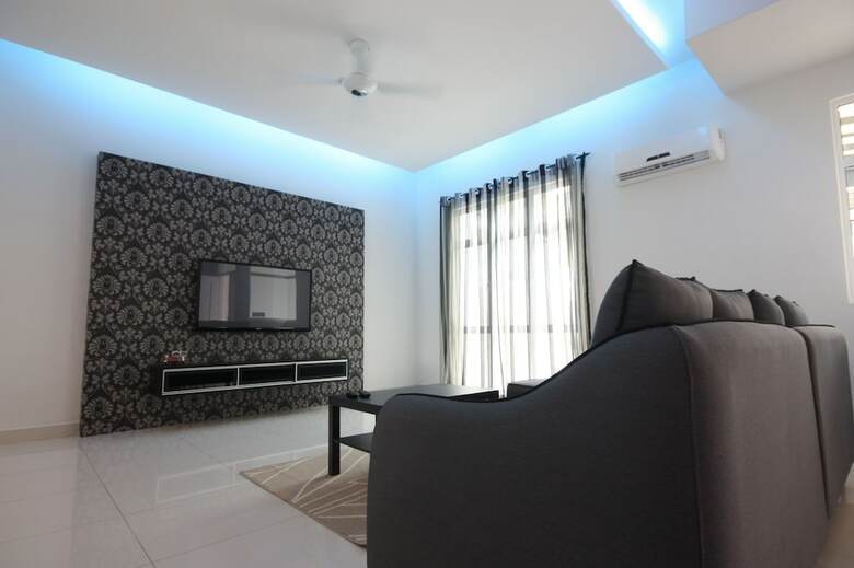 Shamrock Beach Villas Seaview 15