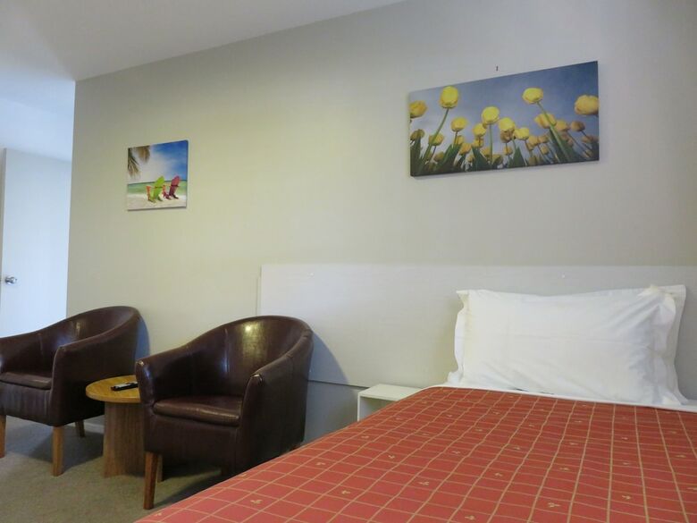 Motel Mcwilliam Apartments
