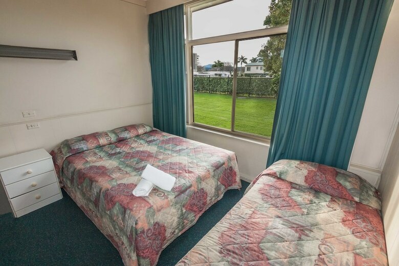 Moruya Waterfront Hotel Motel