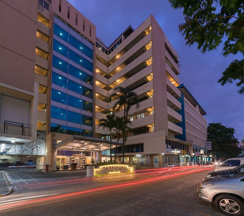 Aparthotel Tropicana Suites