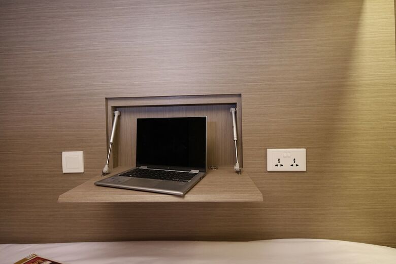 Beat. Capsule Hostel @ Boat Quay