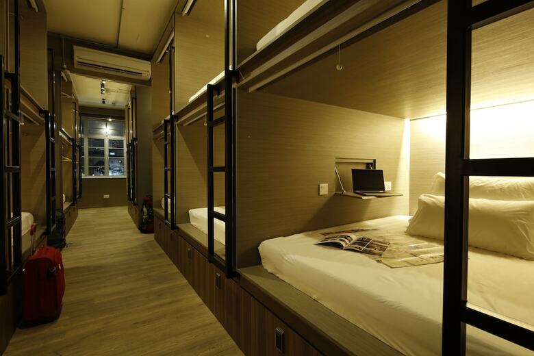 Beat. Capsule Hostel @ Boat Quay