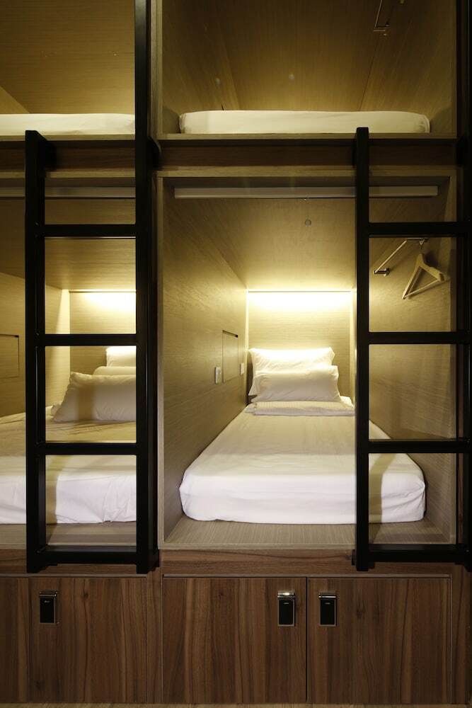 Beat. Capsule Hostel @ Boat Quay