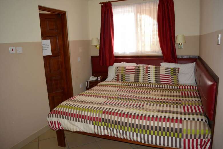 Kunta Kinte Hotel