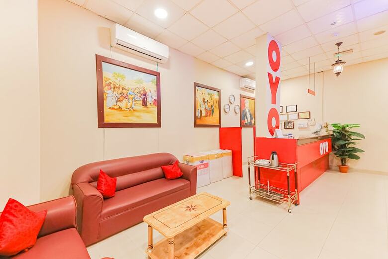 Oyo 122 Savoy Inn Hotel