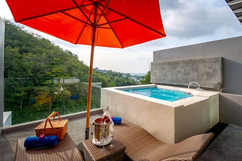 Hotel Patong Bay Hill Resort