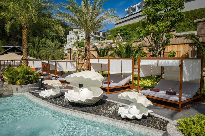 Hotel Patong Bay Hill Resort