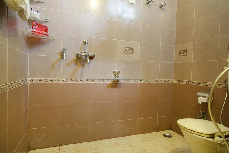 Hotel Oyo 1049 Nirman Nagar
