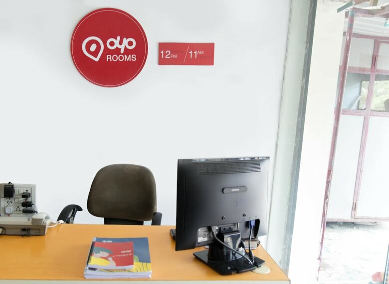 Hotel Oyo 1049 Nirman Nagar